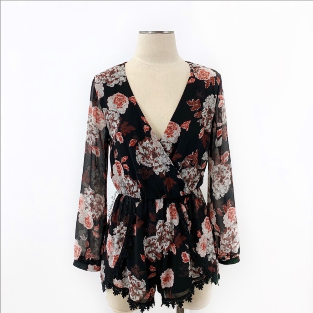 ASTR the label: Long Sleeve Romper - Picture 2 of 7
